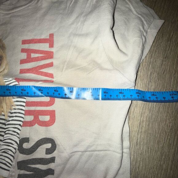 2013 Taylor Swift Red Tour t-shirt size medium - Picture 6 of 7
